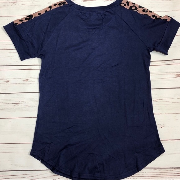*3 for $30* Blue T Animal Print Striped Sleeves - Picture 4 of 6